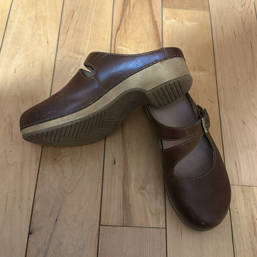 Dansko Ladies Brownish Clogs - Size 40 - Picture 2 of 5